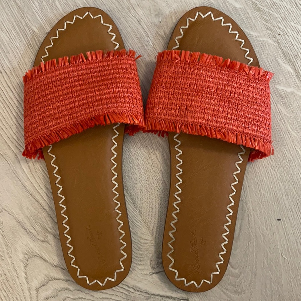 Universal Thread slides